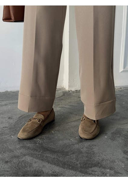 Bej Paça Detaylı Kemerli Pantolon fiyatları