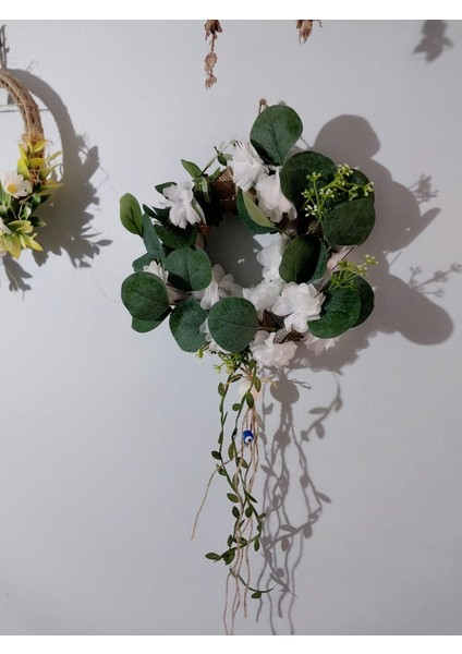 Dekoratif Yaprak ve Beyaz Çiçekli Duvar Süsü/halka