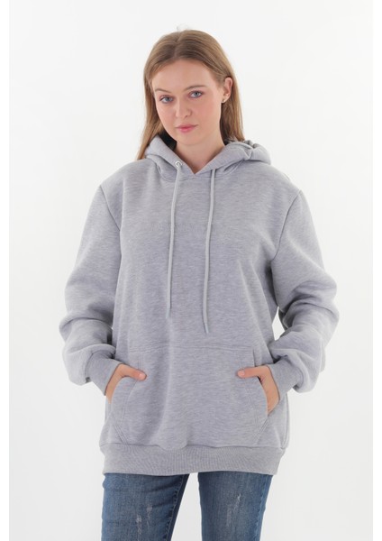 Unisex Nakışlı Gri Renk Kapüşonlu Sweatshirt (Nakış Gri Renk) Kapüşonlu sweatshirt kesimleri Unisex olarak belirlenmiştir. Hem Erkek hem de Kadın için dizayn edilmiştir.