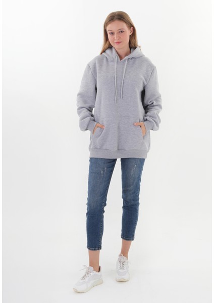 Unisex Nakışlı Gri Renk Kapüşonlu Sweatshirt (Nakış Gri Renk) Kapüşonlu sweatshirt kesimleri Unisex olarak belirlenmiştir. Hem Erkek hem de Kadın için dizayn edilmiştir. modelleri