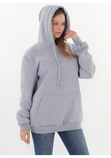 Unisex Nakışlı Gri Renk Kapüşonlu Sweatshirt (Nakış Gri Renk) Kapüşonlu sweatshirt kesimleri Unisex olarak belirlenmiştir. Hem Erkek hem de Kadın için dizayn edilmiştir.