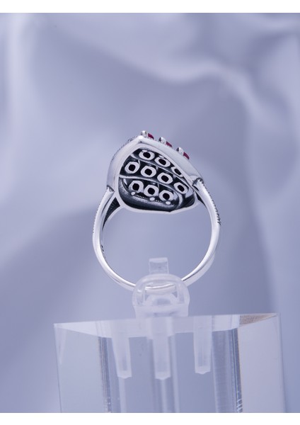 Nar Pembesi Doğal Taşlı Özel Tasarım 925 Ayar Gümüş Kadın Yüzük – Zarif ve Canlı Görünüm