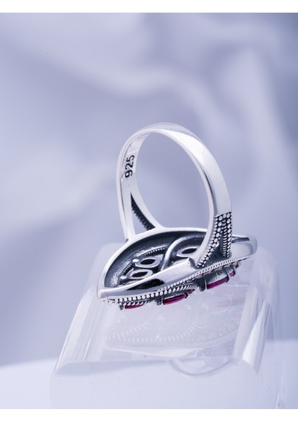 Nar Pembesi Doğal Taşlı Özel Tasarım 925 Ayar Gümüş Kadın Yüzük – Zarif ve Canlı Görünüm