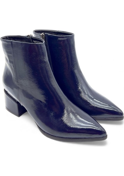Cleo Sivri Burun Kalın Ökçe Lacivert Rugan Hakiki Deri Kadın Bot fiyatları