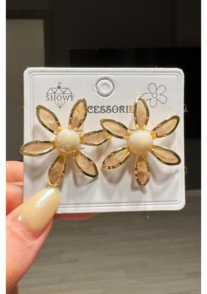 Kadın Ortası Incili Çiçek Küpe