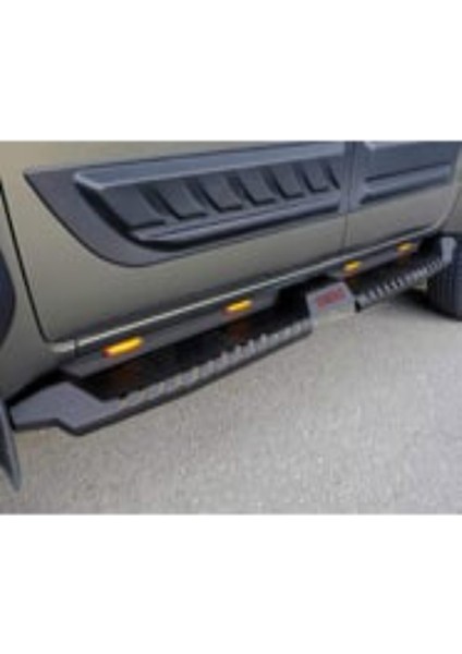 Roal Tunıng 2015+ Model ve Üzeri Uyumlu Toyota Hilux Offrodad Dakar Tipi Yan Basamak Ledli