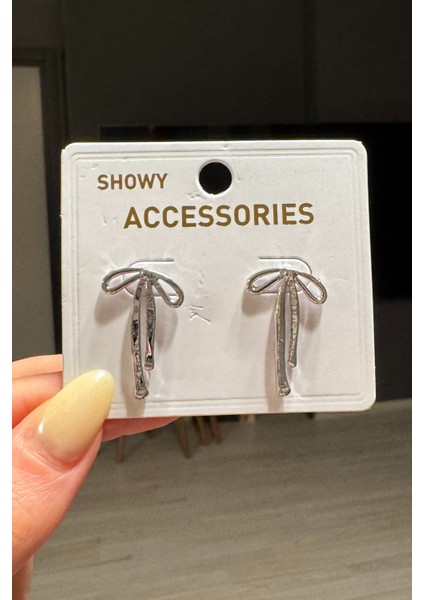 Kadın Gold Minimal Fiyonk Küpe