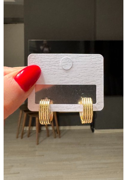 Kadın Gold Kapamalı Minimal Küpe