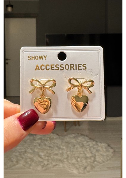 Kadın Sallantılı Fiyonk Detaylı Kalp Küpe