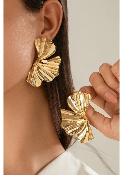 Kadın Gümüş Rengi Tasarım Küpe