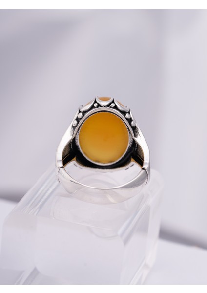 Bal Rengi Akik Taşlı 925 Ayar Gümüş Erkek Yüzük – Sıra Dışı ve Gösterişli Tasarım