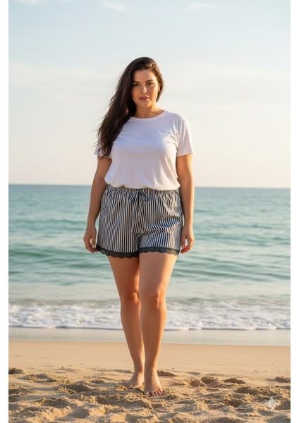 Çizgili Penye Kadın Ev Şortu Bacak Dantel Detaylı Ev Giyim Siyah fırsatları