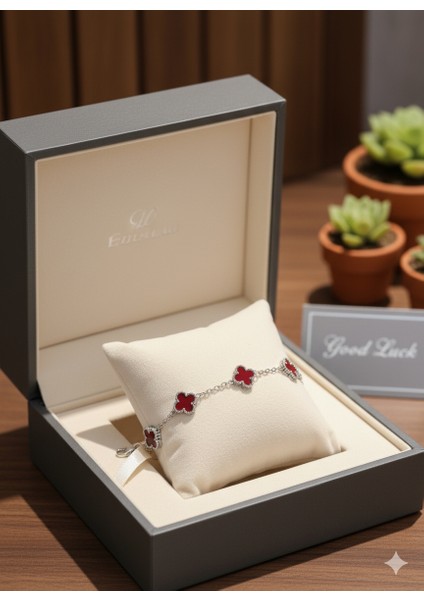 Lüks Kırmızı Yonca Figürlü Zincir Bileklik Paslanmaz Çelik Şans Takısı (Kutusuz)