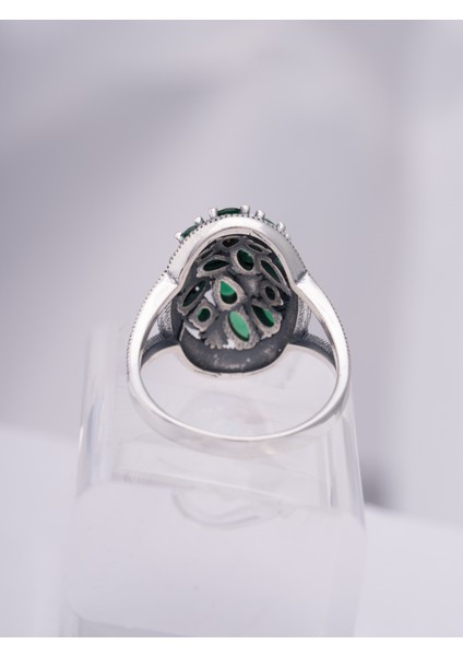 Zümrüt Yeşili Taşlı Işlemeli 925 Ayar Gümüş Kadın Yüzük – Zarif Tasarım indirimleri