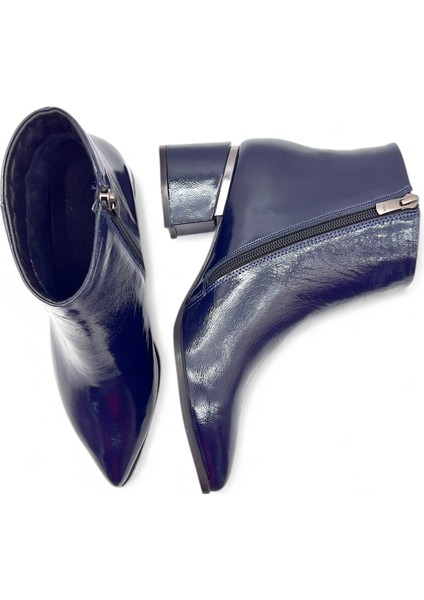 Cleo Sivri Burun Kalın Ökçe Lacivert Rugan Hakiki Deri Kadın Bot indirimleri