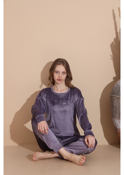 Baskılı Kadife Pijama Takımı fiyatları
