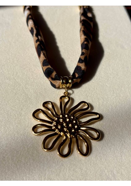 Çelik Çiçek Leopar Desenli Kolye modelleri