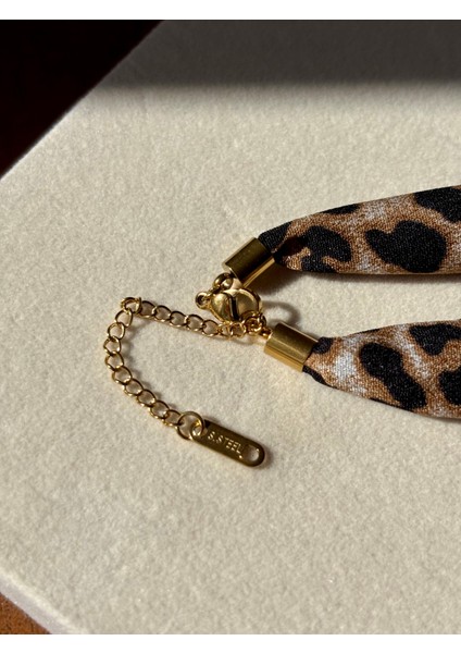 Çelik Çiçek Leopar Desenli Kolye fırsatları