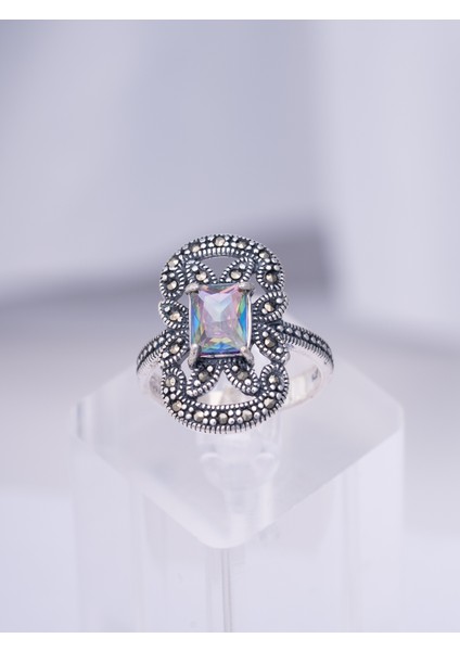 Gökkuşağı Işıltılı Markazit Taşlı 925 Ayar Gümüş Kadın Yüzük – Vintage ve Büyüleyici Tasarım