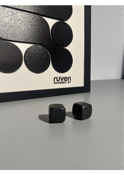 Siyah-Beyaz 3D Kabartmalı Modern Duvar Tablosu – Gratitude Temalı Dekoratif Özel Tasarım fırsatları