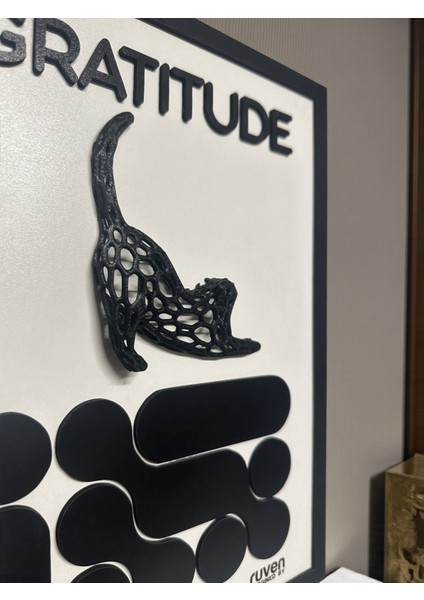 Siyah-Beyaz 3D Kabartmalı Modern Duvar Tablosu – Gratitude Temalı Dekoratif Özel Tasarım