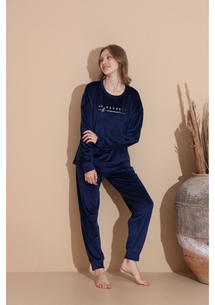 Baskılı Kadife Pijama Takımı fırsatları
