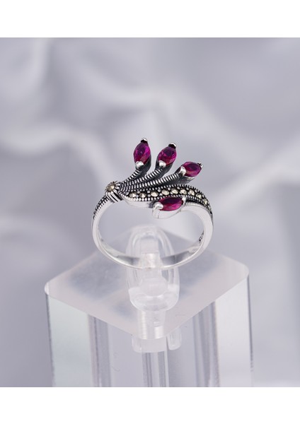 Mor Yaprak Formlu Zirkon Taşlı 925 Ayar Gümüş Kadın Yüzük – Zarif ve Şık Tasarım fiyatları