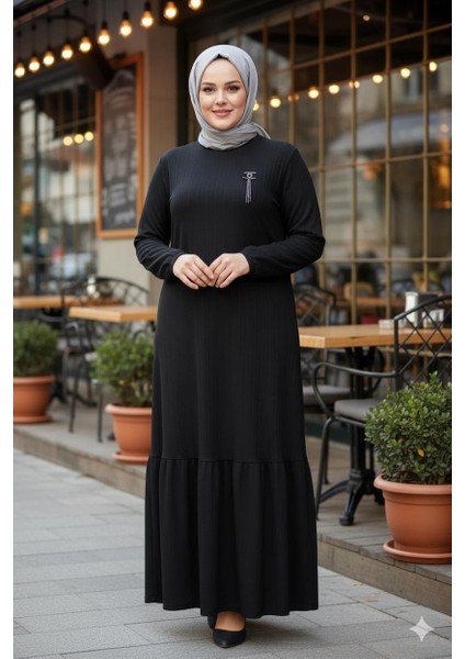 Hesna Kadın Derya Fitilli Doku Eteği Farbalı Broşlu Siyah Elbise