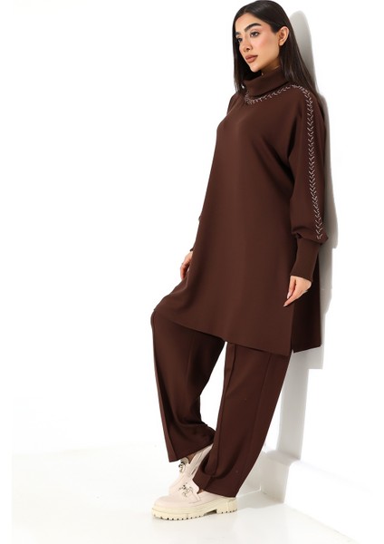 Yumuşak Dokulu Triko Detay Iki Parça Takım