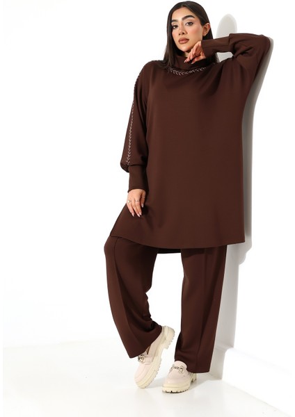 Yumuşak Dokulu Triko Detay Iki Parça Takım