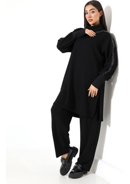 Yumuşak Dokulu Triko Detay Iki Parça Takım