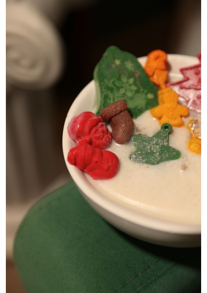 Tarçın ve Vanilya Kokulu %100 Doğal Soya Dekoratif Yılbaşı Mumu Beyaz 2 Ahşap Fitilli fırsatları