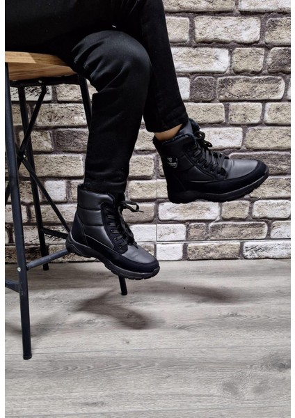 Içi Kürklü Kaydırmaz Kauçuk Taban Suya ve Soğuğa Dayanıklı Bağcıklı Bot