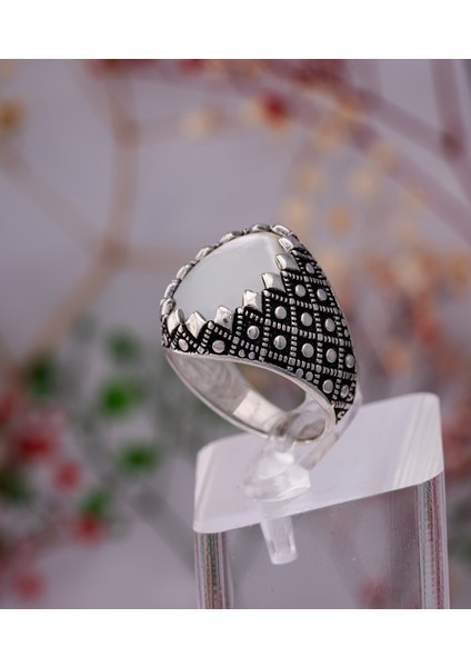 Duman Beyazı Doğal Taşlı 925 Ayar Gümüş Erkek Yüzük – Şık ve Gösterişli Tasarım modelleri