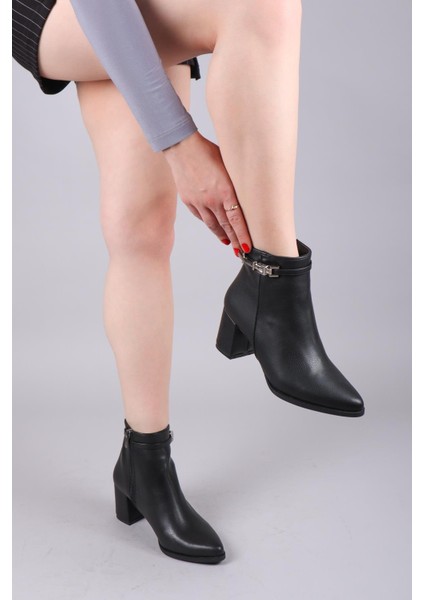 Vaconia Metal Kemerli Topuklu Bot Siyah fiyatları