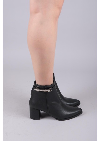 Vaconia Metal Kemerli Topuklu Bot Siyah fırsatları