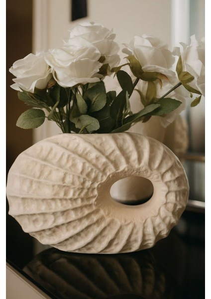 Krem Rengi Deniz Kabuğu Organik Formlu Seramik Modern Dekoratif Vazo 30*20 fırsatları