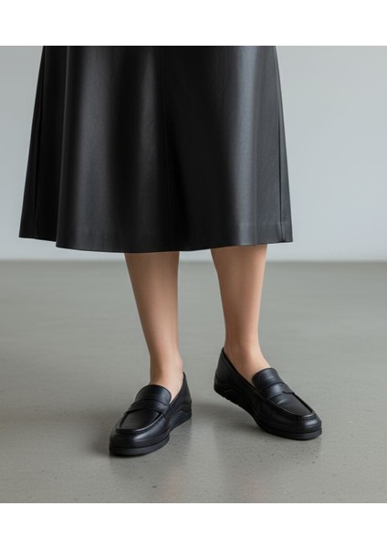 B260700 Iç Dış Hakiki Yumuşak Deri Kadın Siyah Renk Makosen Ayakkabı