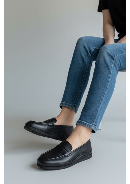 B260700 Iç Dış Hakiki Yumuşak Deri Kadın Siyah Renk Makosen Ayakkabı
