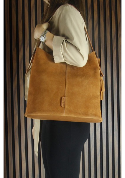 Taba Hakiki Dana Süet Püsküllü Manyetik Kapaklı Büyük Boy Günlük Omuz Çantası ve El Çantası modelleri