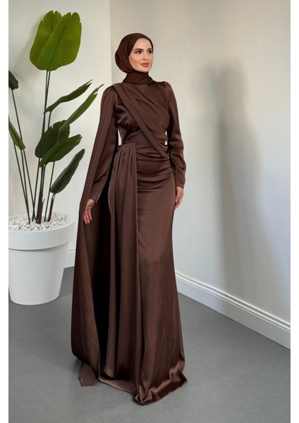 Morley Pelerinli Drapeli Saten Balık Abiye Kahverengi