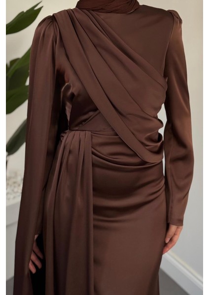 Morley Pelerinli Drapeli Saten Balık Abiye Kahverengi indirimleri