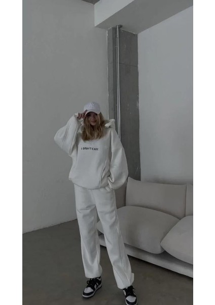 Nakış Işlemeli Üç Iplik Sweat Takım- Beyaz fırsatları