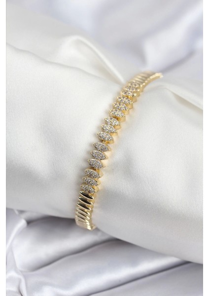 Bfs Pirinç Vıp Seri Gold Renk Zirkon Taşlı Arpa Model Kadın Bileklik