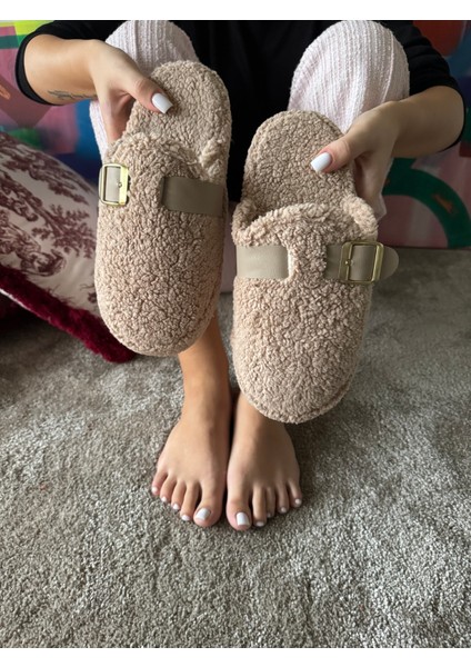 Kadın Sessiz Taban Yumuşak ve Hafif Kemerli Peluş Ev Terliği fırsatları