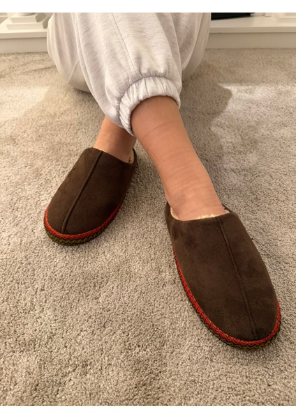 Kadın Yumuşak ve Hafif Örgü Desenli Içi Yünlü Peluş Ev Terliği modelleri