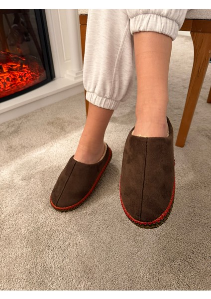 Kadın Yumuşak ve Hafif Örgü Desenli Içi Yünlü Peluş Ev Terliği fırsatları