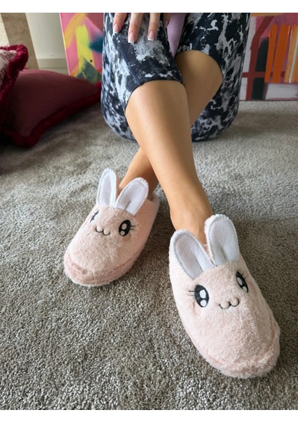 Kadın Sessiz Taban Çok Yumuşak ve Hafif Tavşan Desen Peluş Ev Terliği fırsatları