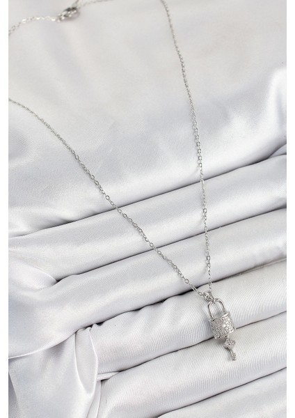 Bfs 316L Çelik Zirkon Taşlı Kilit ve Sallantılı Anahtar Model Gümüş Renk Kadın Kolye fiyatları