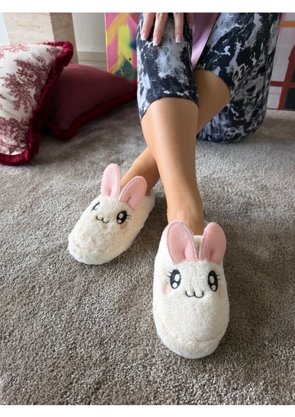 Kadın Sessiz Taban Çok Yumuşak ve Hafif Tavşan Desen Peluş Ev Terliği fırsatları